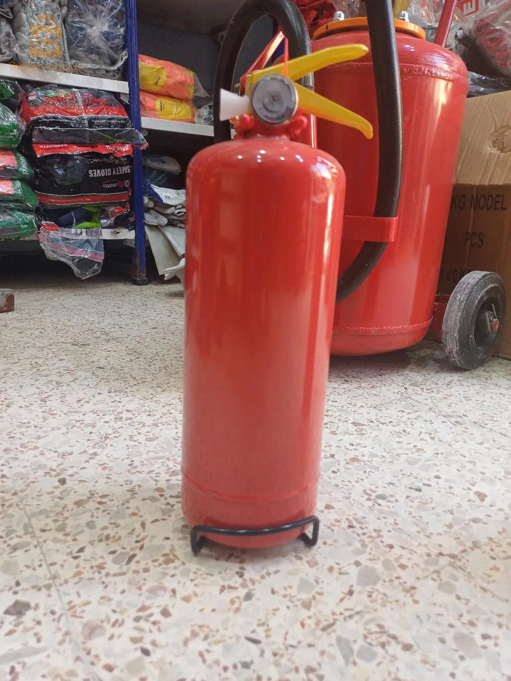 🧯🧯🔥 قارورة إطفاء النار