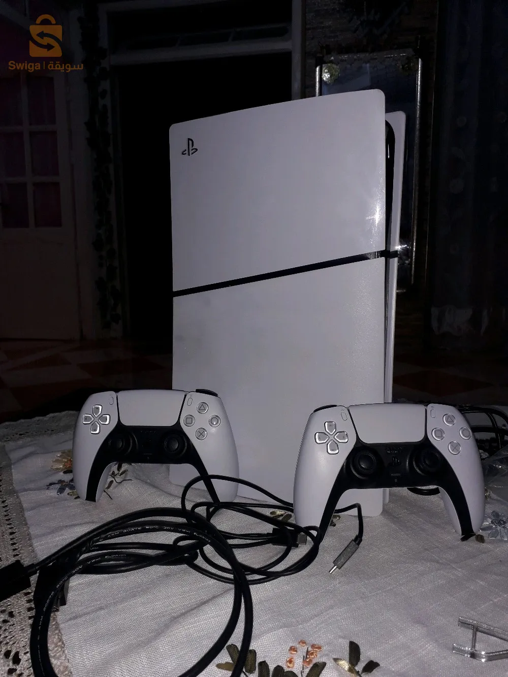 بلايستايشن 5 سليم 
معاها 2 مانات