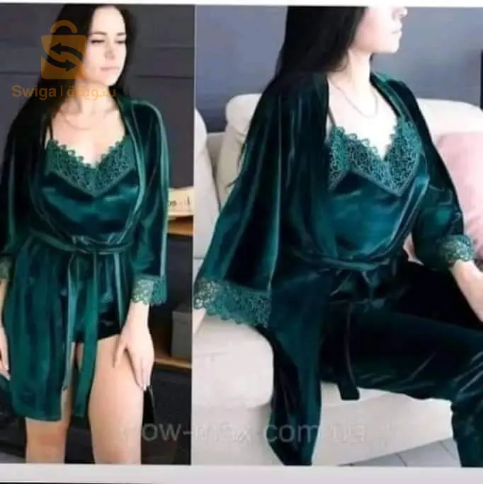 بيجاما قطيفة