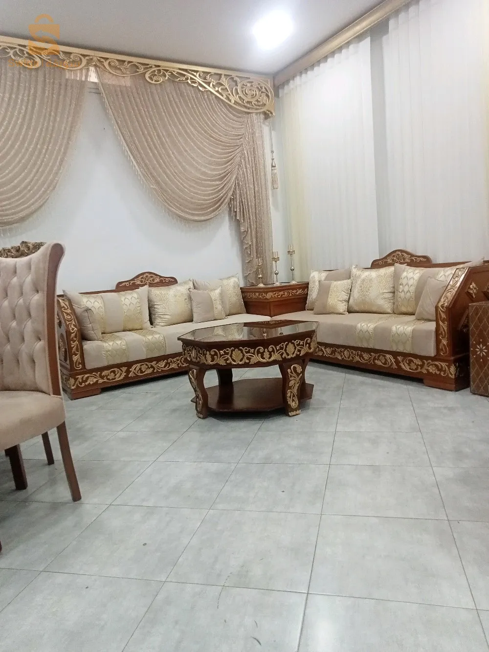 مفروشات على المقاس