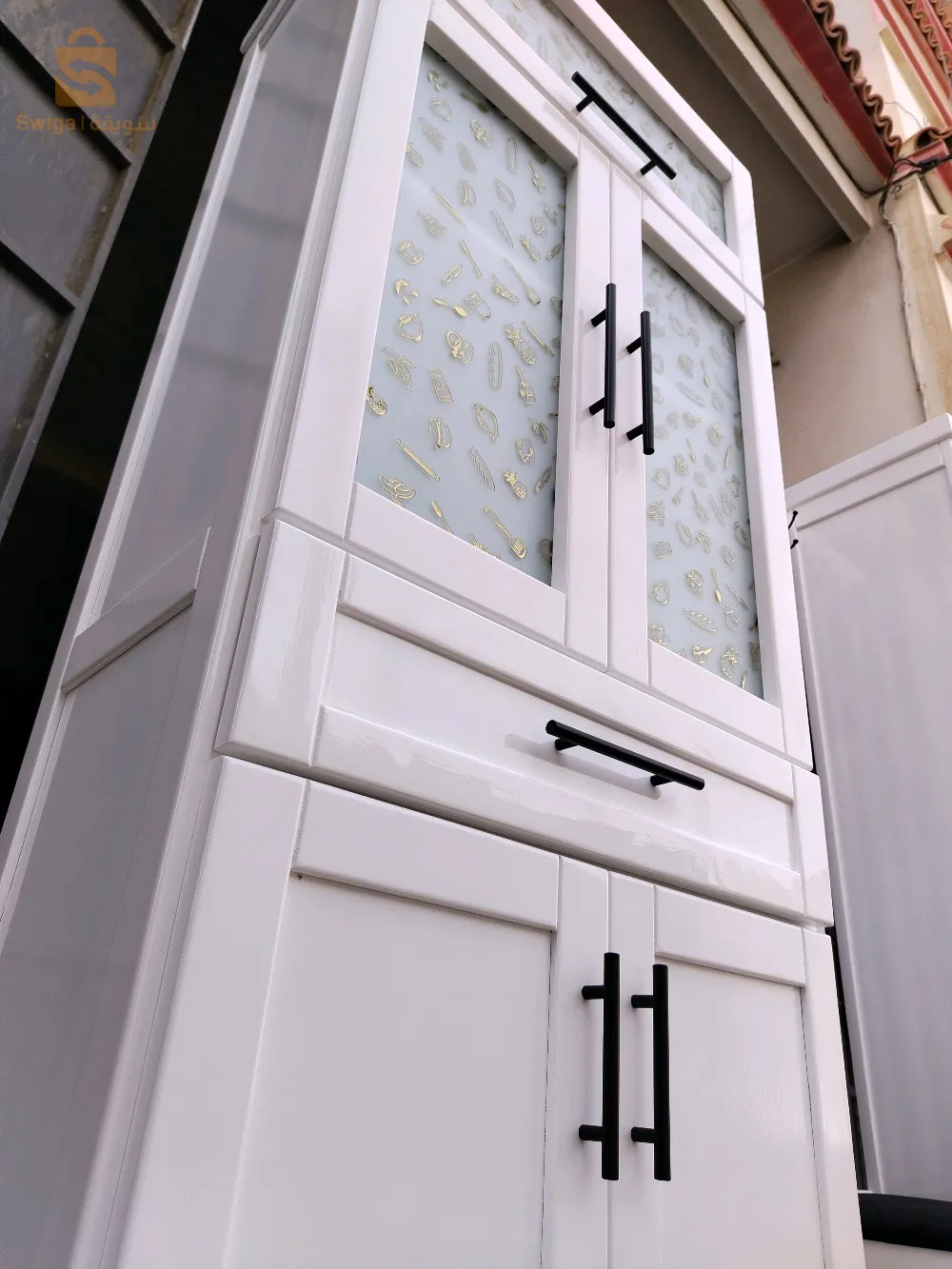 بيفي كوزينة خشب احمر في باتنة 75سم