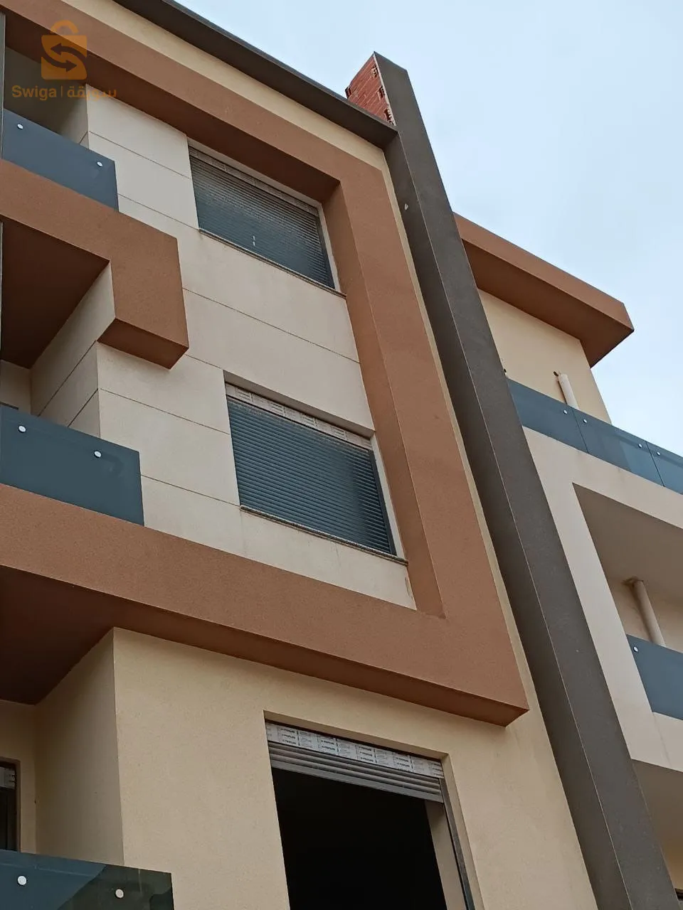 A vendre 
F3 de Haut standing a fort de l'eau centre 
0770 55 98 19