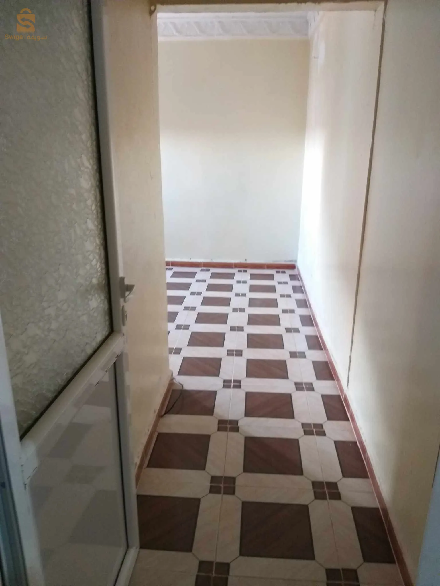 لزون 8 حي 614 فوق مدرسة عيشوبة  الطابق 3