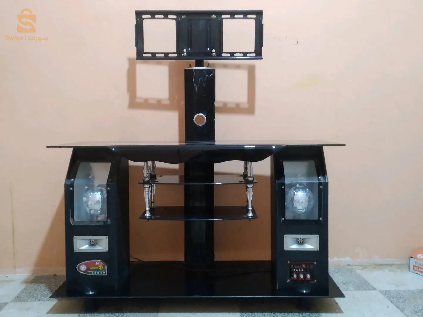 طاولة تلفاز