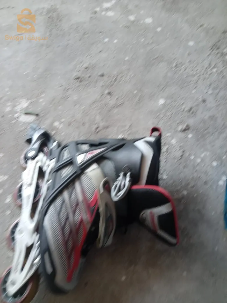 je mets ces pattes à roulettes marque européen à vendre