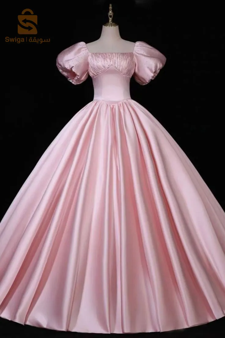 I want dresses like these at a reasonable price. If anyone has them, please contact me