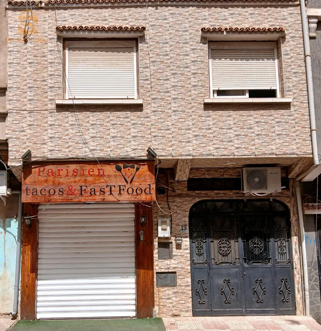 avendre maison endroit commercial à haï bouamama à côté pastelle coca