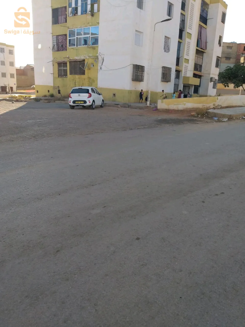 لزون 8 حي 614 فوق مدرسة عيشوبة  الطابق 3
