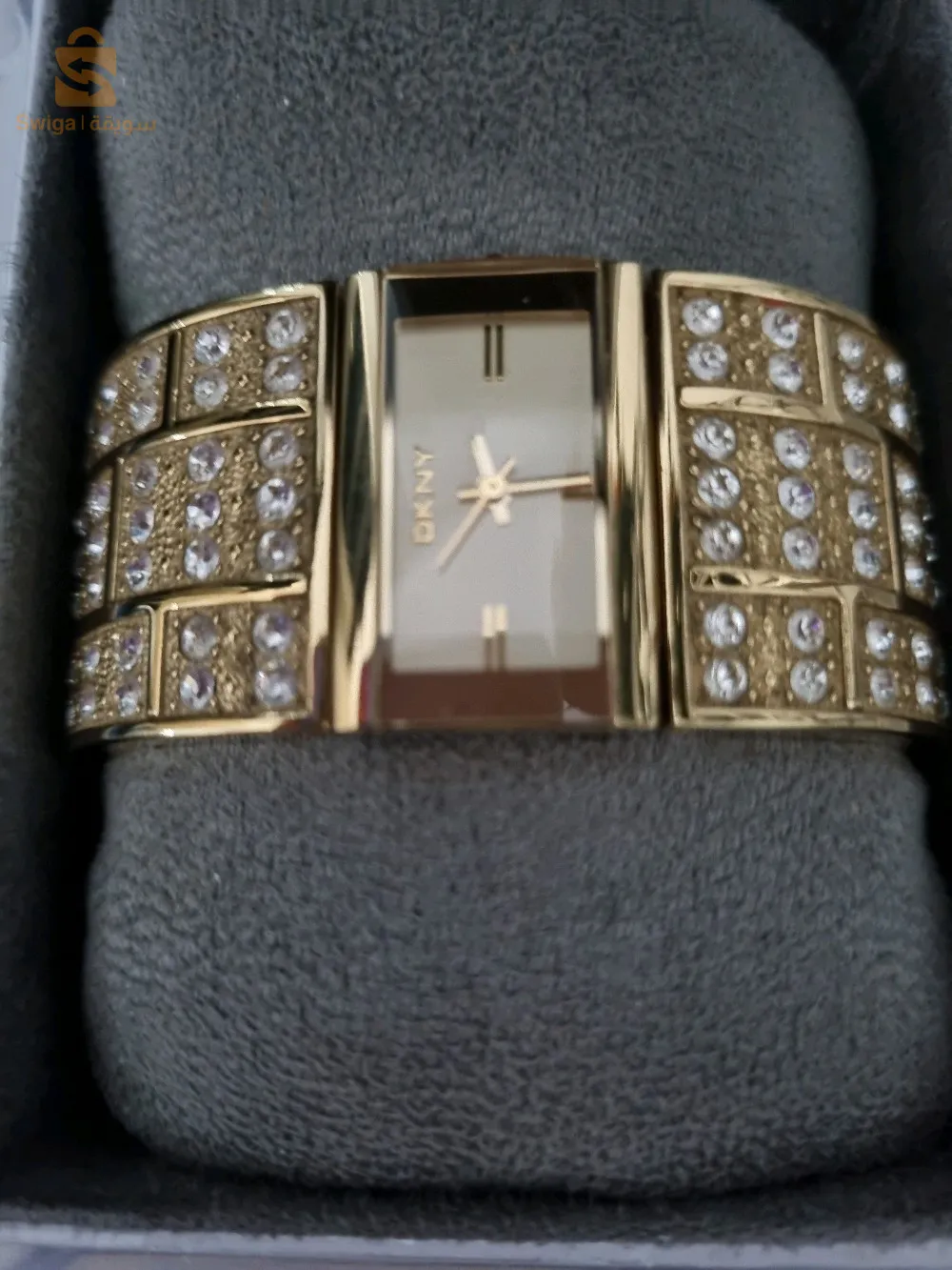 mentre de maeque (DKNY) etat 10/10