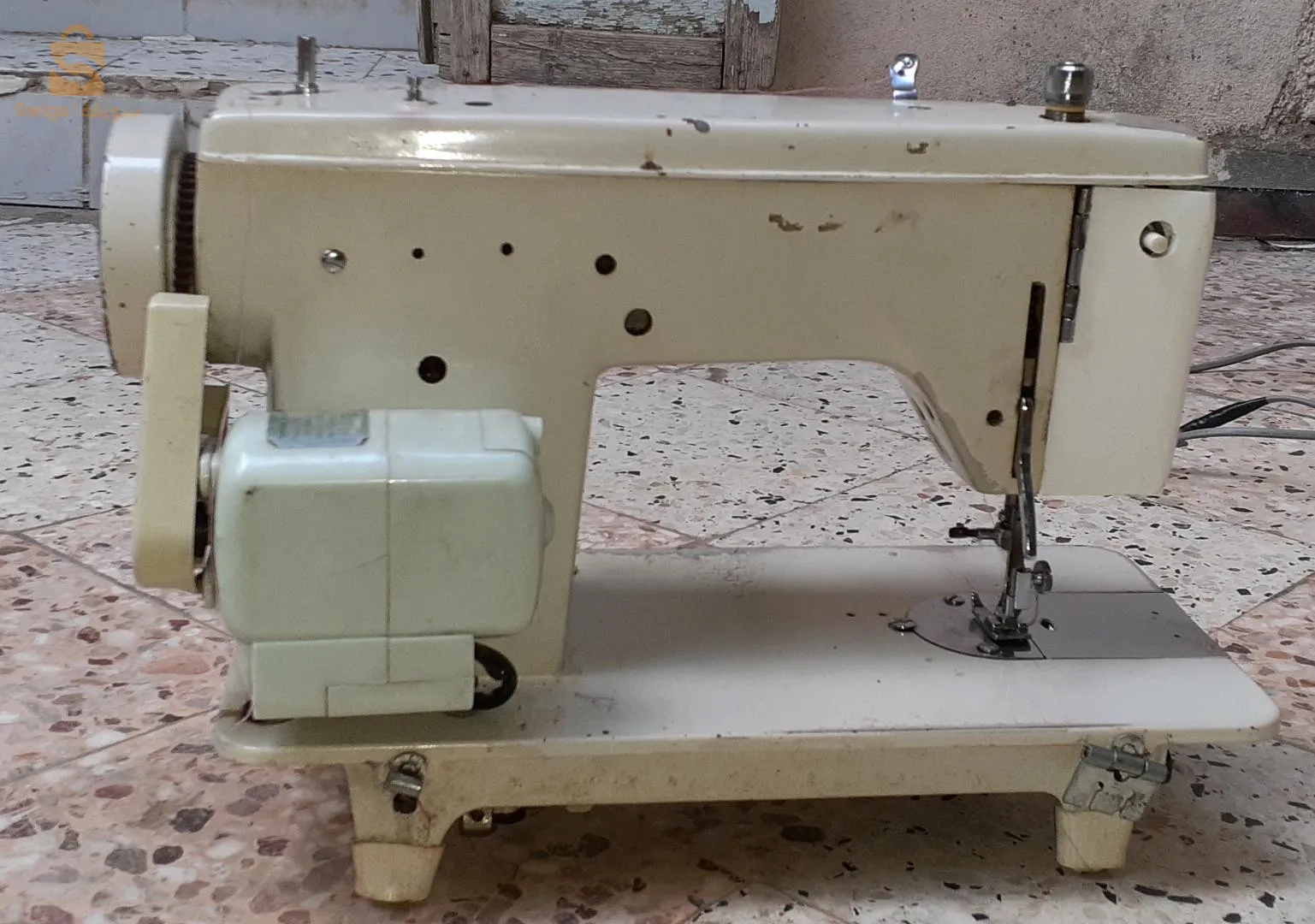 الة خياطة من نوع  Janome حاجة قوووة بزاف