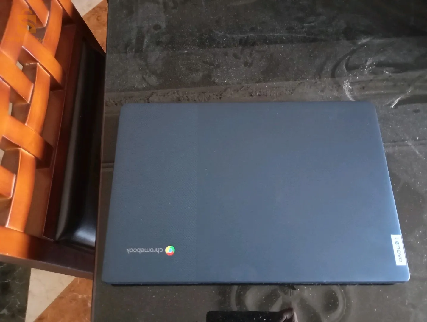 Brand : LENOVO
Model name : IP slim 3 chrome 14M868
Screen size : 14 inches
Colour : Abyss blue
CPU model : others
Ram memory installed size : 4GB
Operating system : Chrome OS
Ce Chromebook EST venu d'Angleterre 
Acheter il ya 01 mois environ