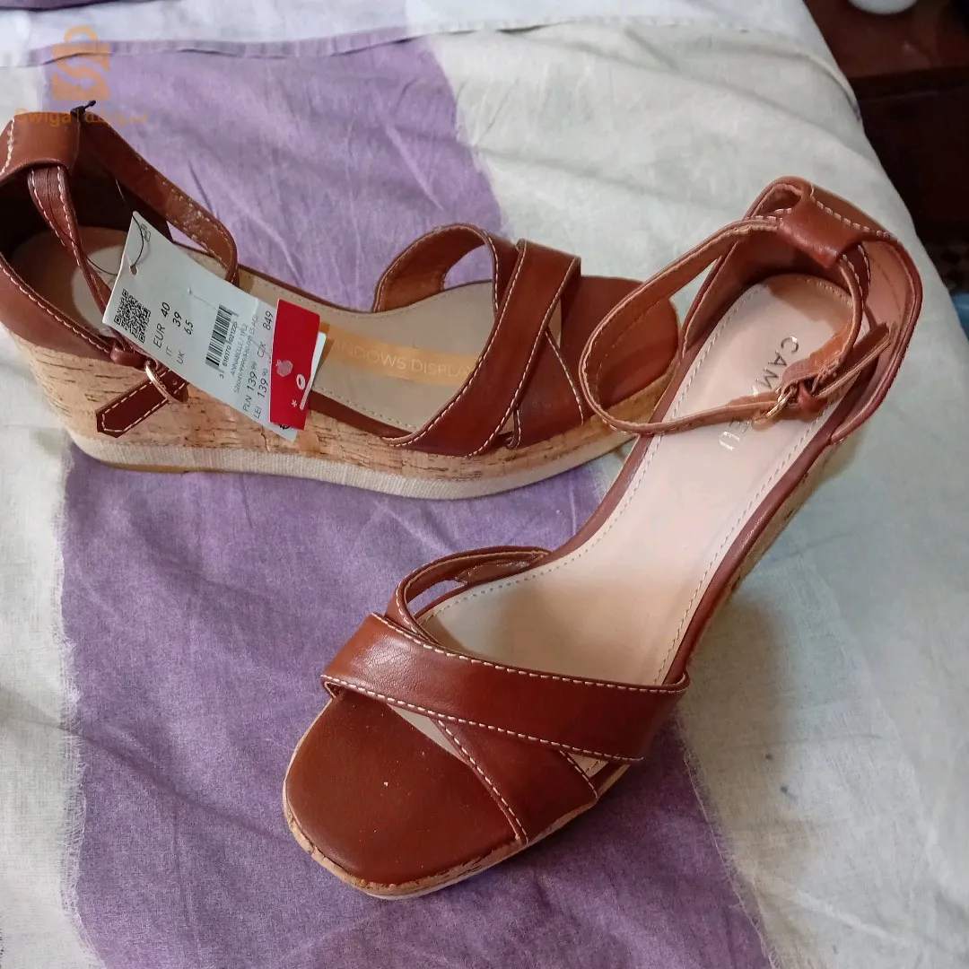 أحذية نسائية