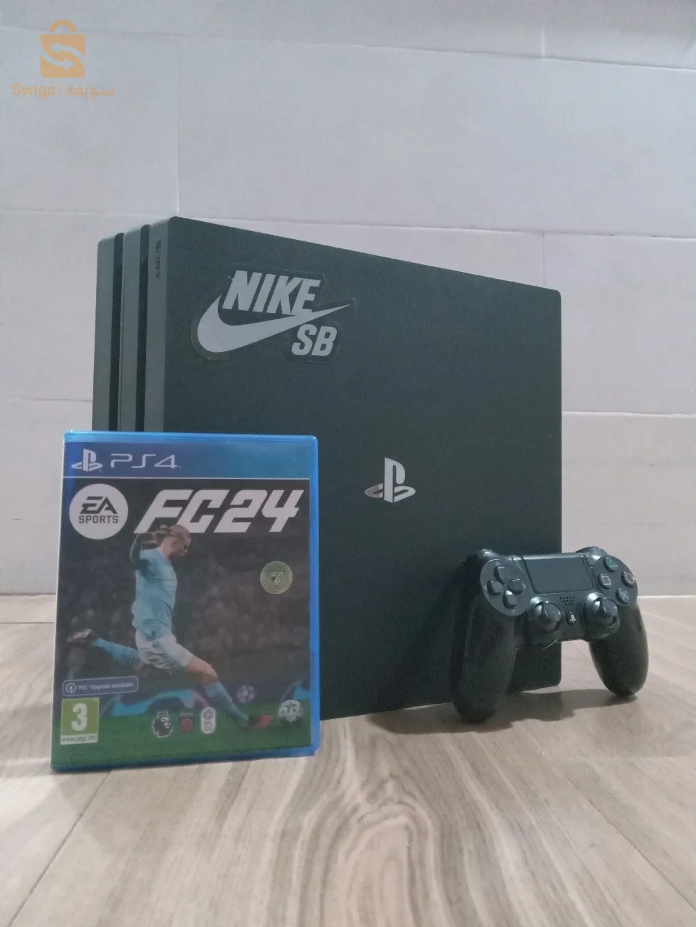PS4 PRO ORIGINAL+FC24 (PS5 UPGRADE AVAILABLE)  حالة جيدة بسعر 70000 دينار