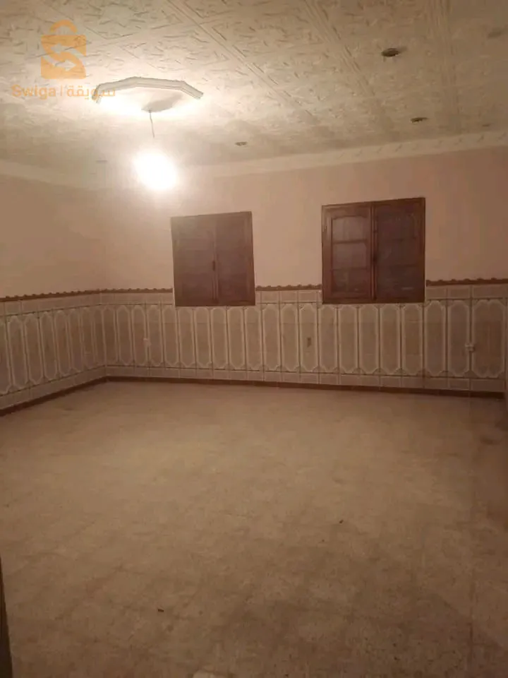 There is a residence in Old Ruman, 135 square meters, with all documents. Those interested can call 0667982250 🤗