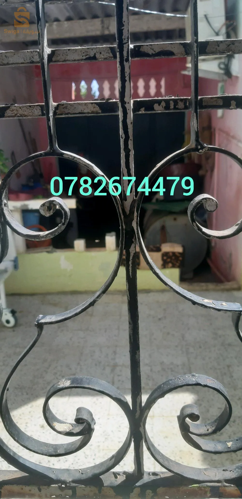 بيع سكن أرضي في دائرة بوتليليس وهران المنزل فيه الضوء الغاز الماء وقابل لتسوية بيع بالتنازل الهاتف:0782674479