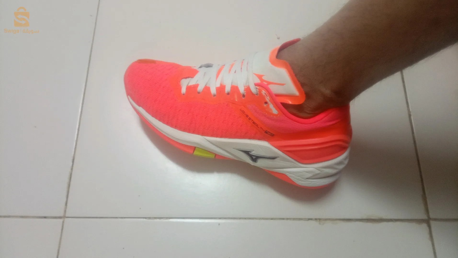 لعشاق الرياضة ميزينو هابط كابة يلبس 41 42  في حالة جيدا جدا  يدير 170 أورو خاوتي لي يعرف يسوم فالموفيد بصحتو رقم الهاتف 0697524708