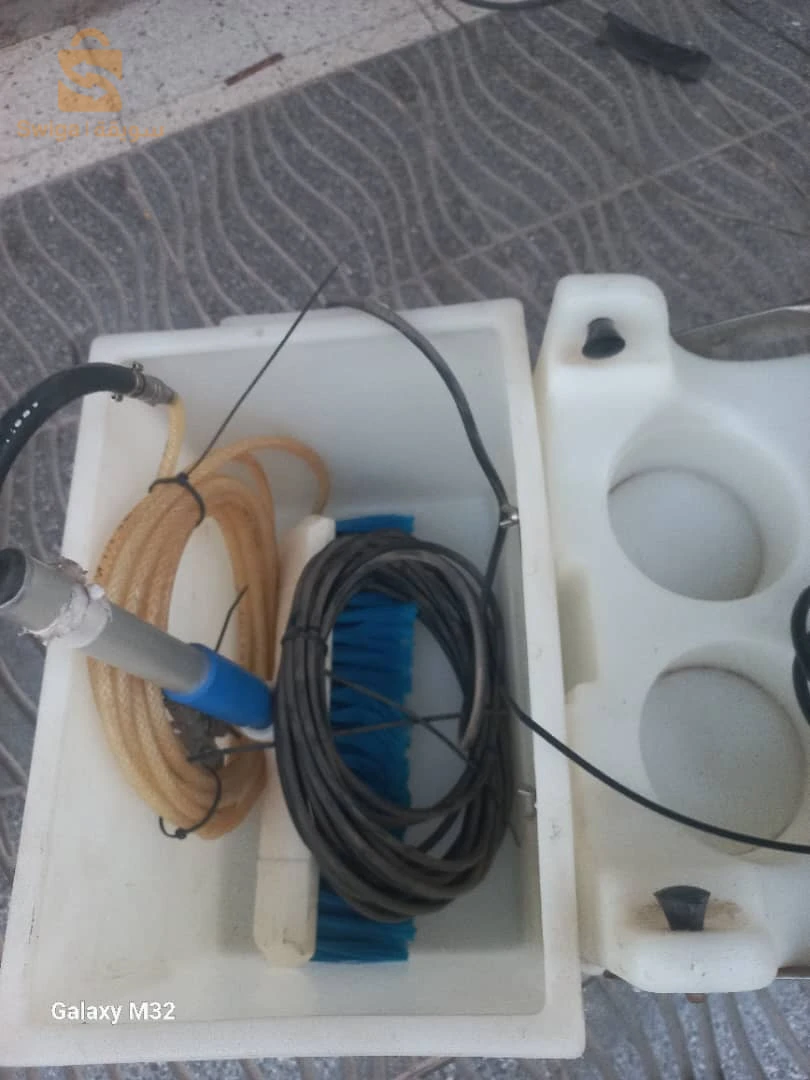 بيع عتاد غسل الواجهات الزجاجية من الداخل والخارج عتاد أمريكي متقدم لا تضيع الفرصة بسعر خيالي عتاد جديد لم يستعمل