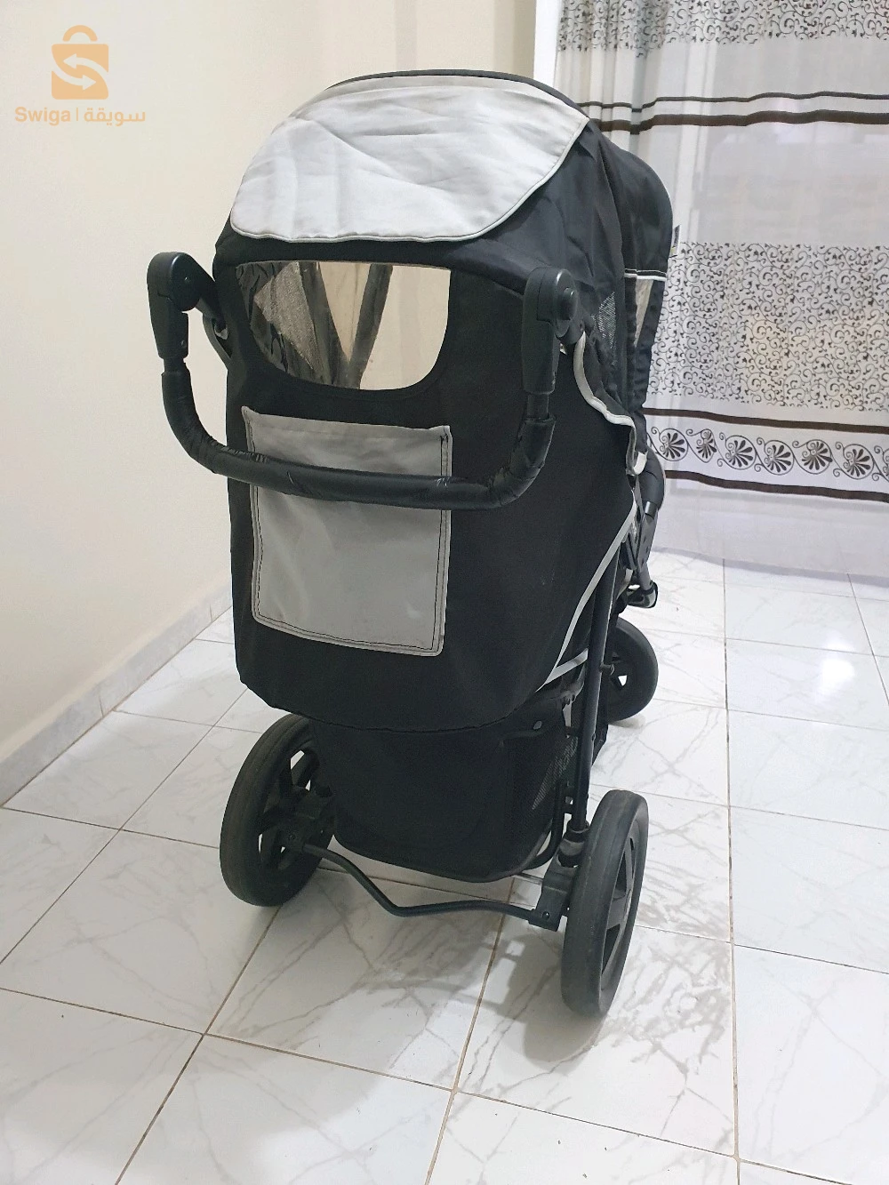 عربة أطفال