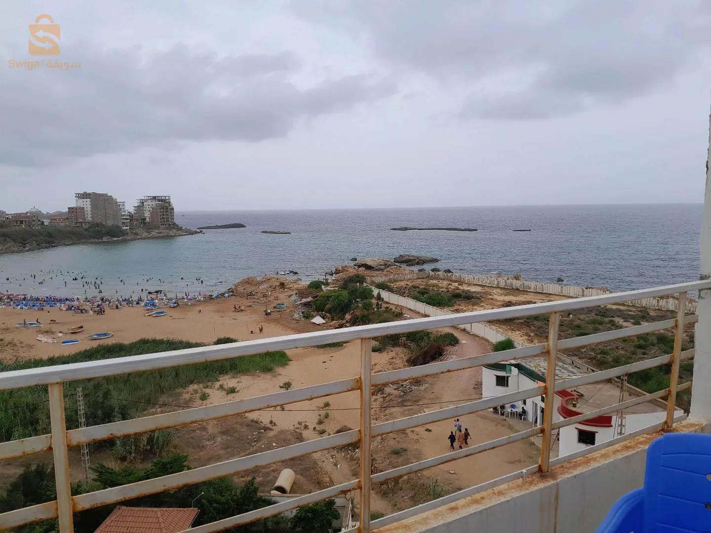 a vendre appartement avec une grande terrasse même superficie que l'appartement
(vente par le propriétaire)