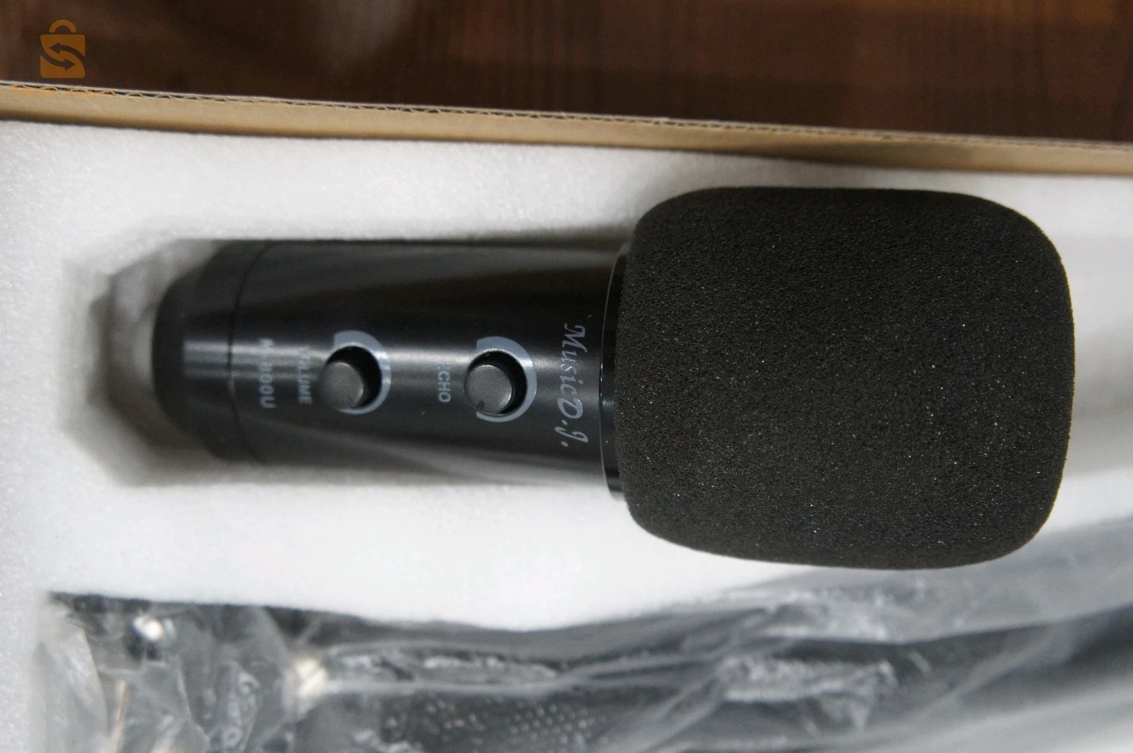 مكروفون M-800U