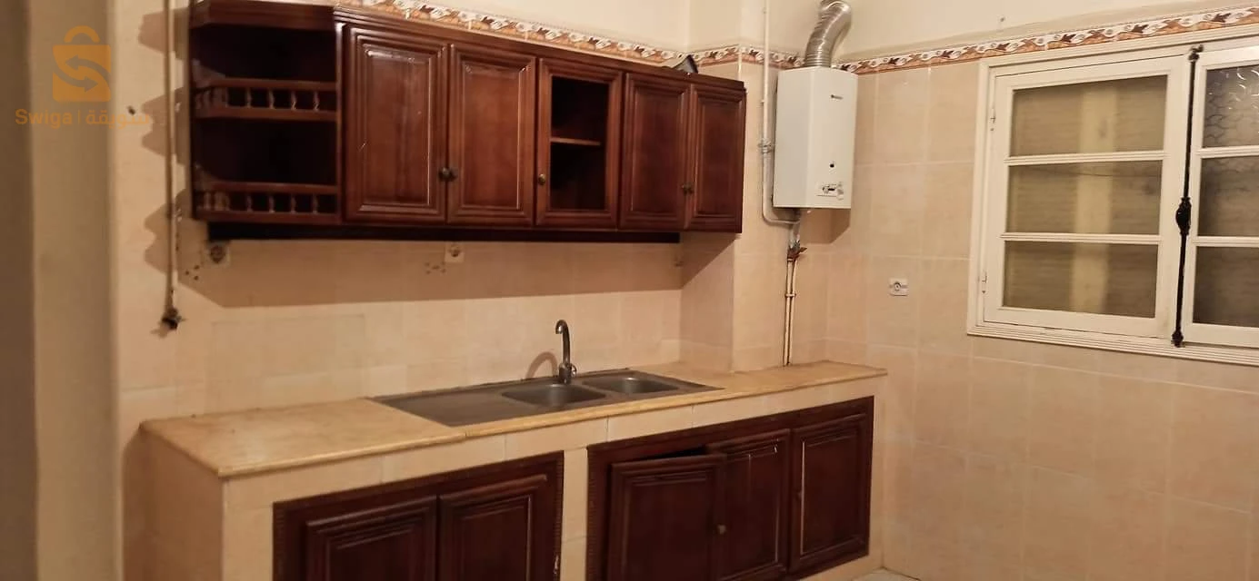 bonjour je vente un joli duplex f5 à bouzereah la fonton Alger centre