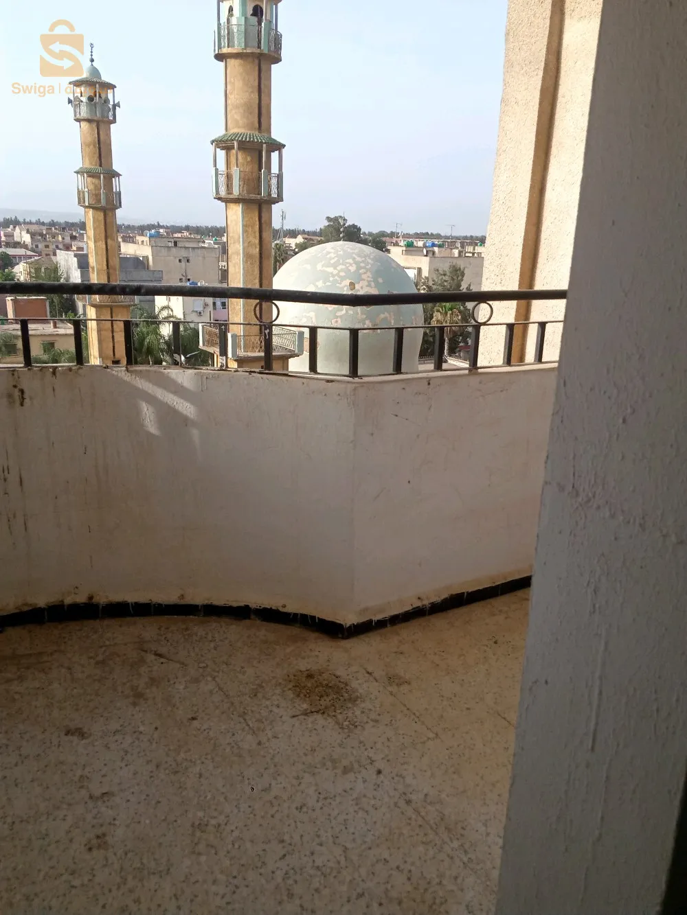 appartement F3 très propre 5eme étage