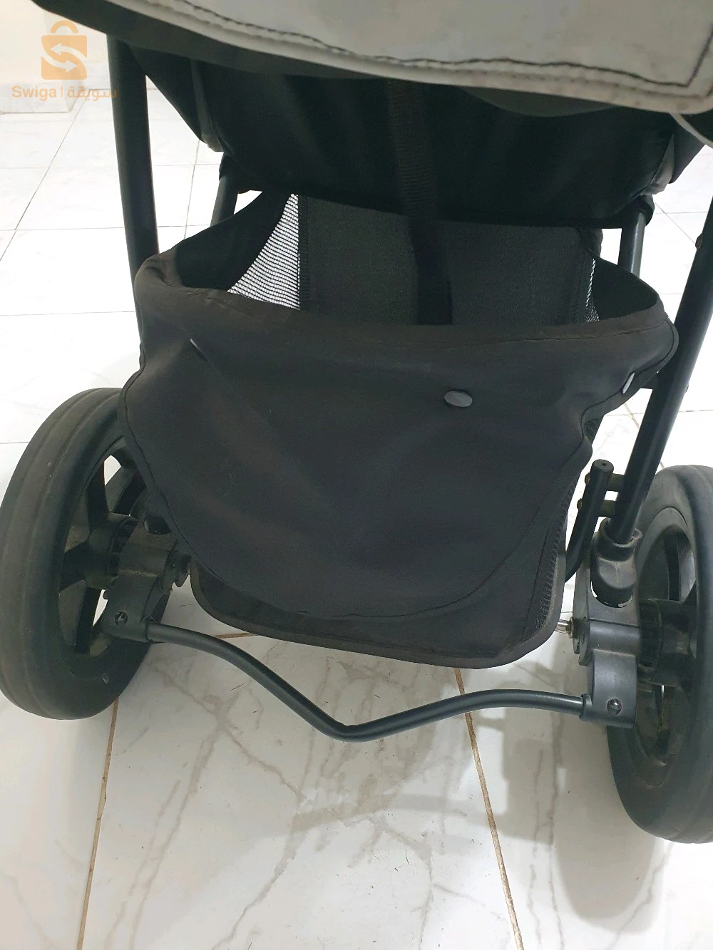 عربة أطفال
