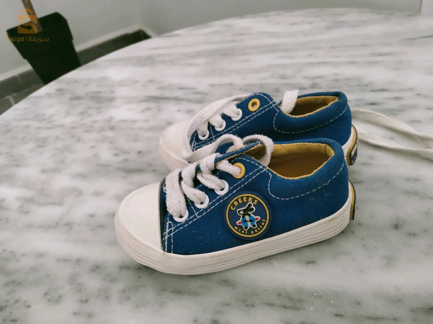 chaussures bébé la bleu pointure 19/20 la marron 20/21