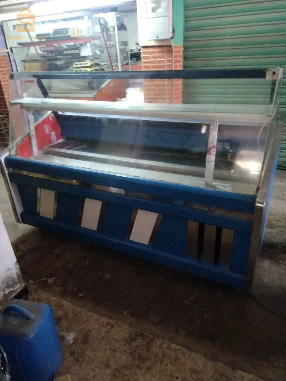 j'ai un présentoir bon état