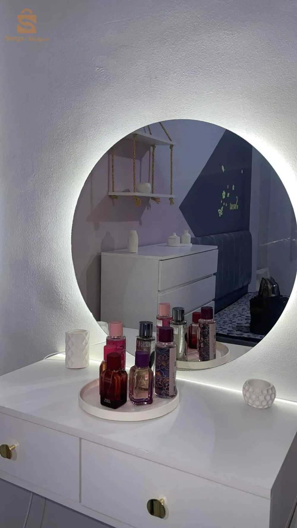 كوافيز عصرية بتصميم كلاسيكي أنيق مع مرآة مضيئة