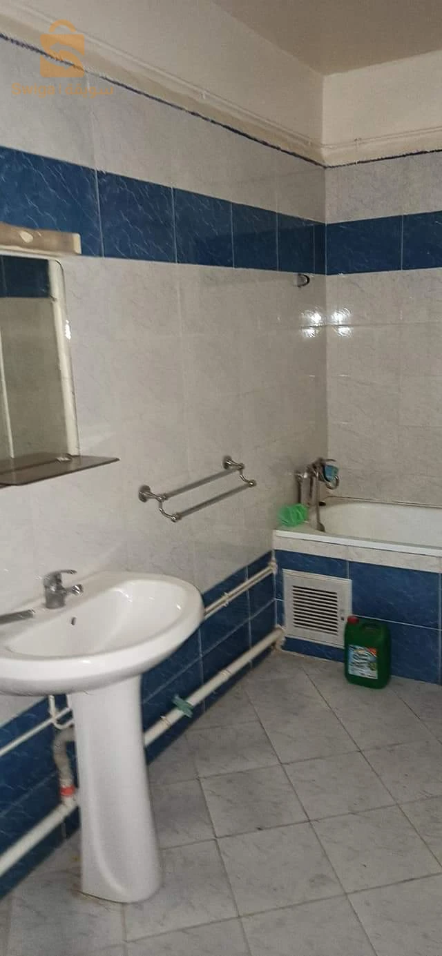 je vente un joli duplex af5 a bouzereah la fonton Alger centre 0797 259774