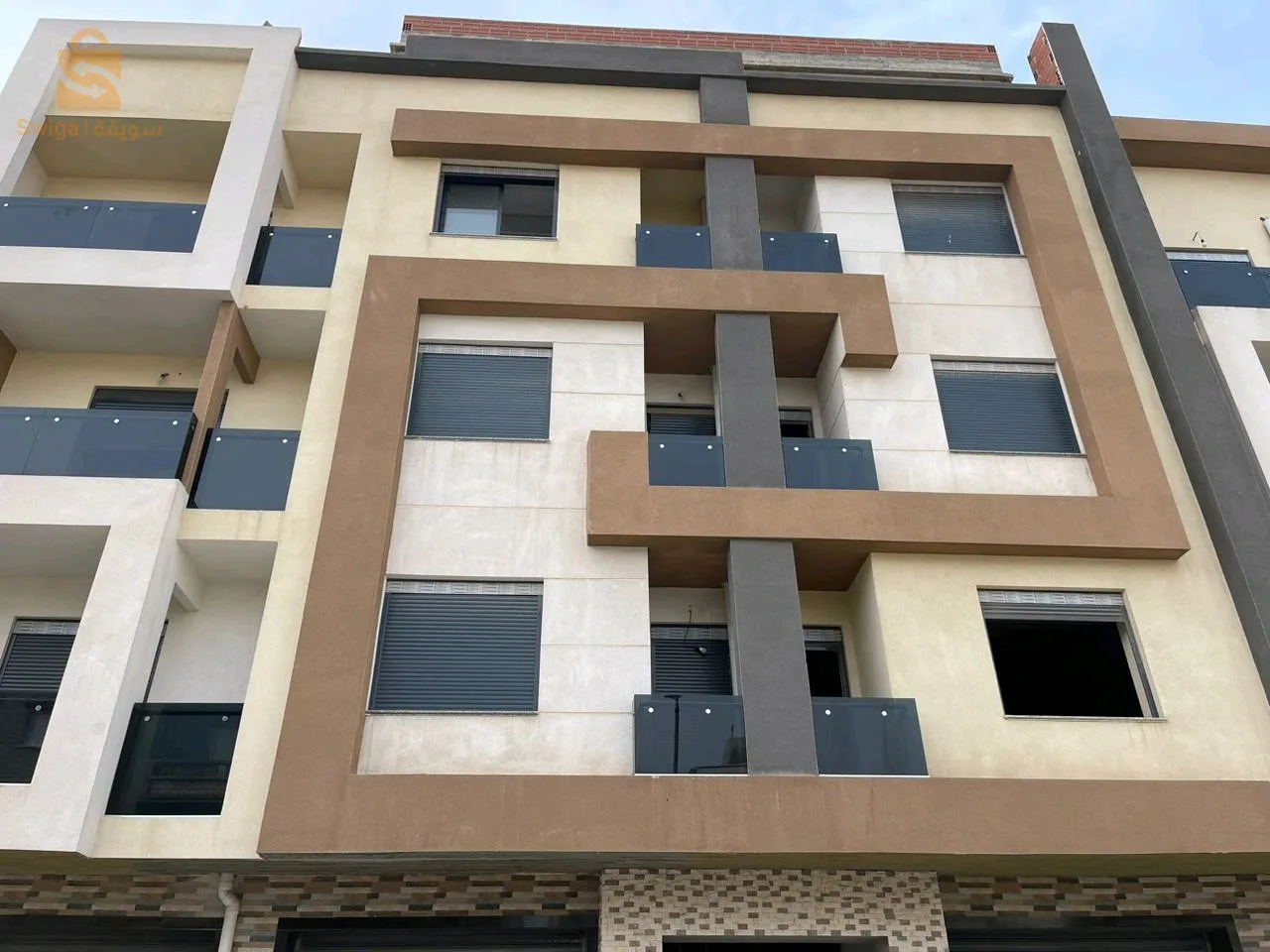 ما تراطيش لافار عندي F2 
 عيطلي بلاك تكون مكتوبك 590 مليون