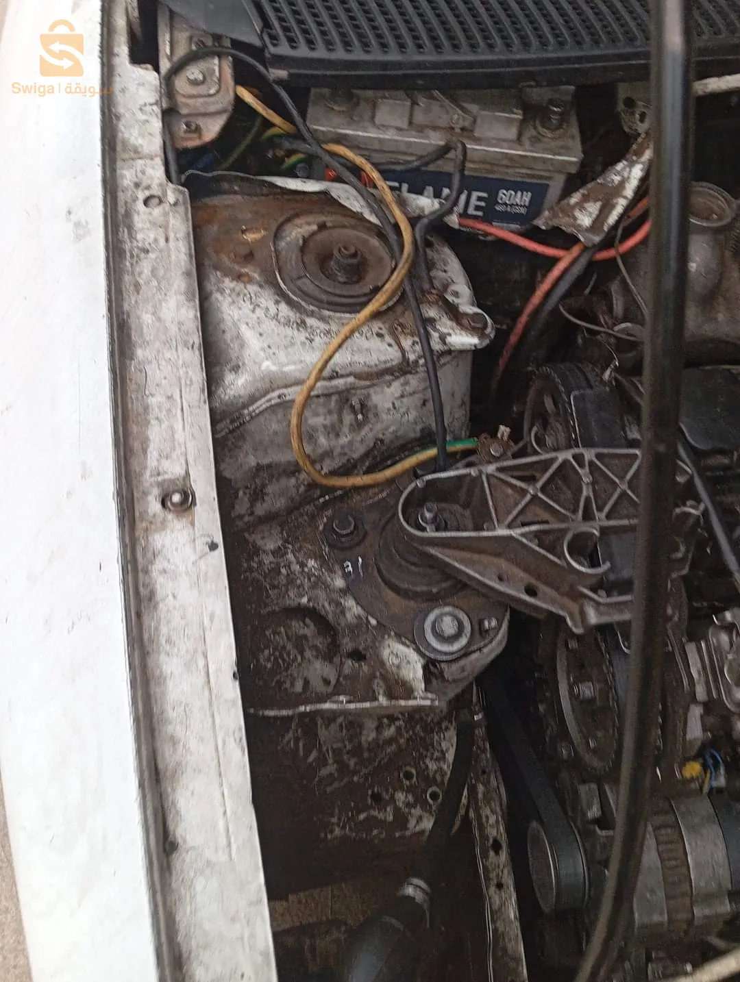 ميڨان كلاسيك سيارة نقية فيها زوج ليزال وكابو  موتار عاودتها من زيرو خرجلي  يفورلي مشكل  ليساڨمو