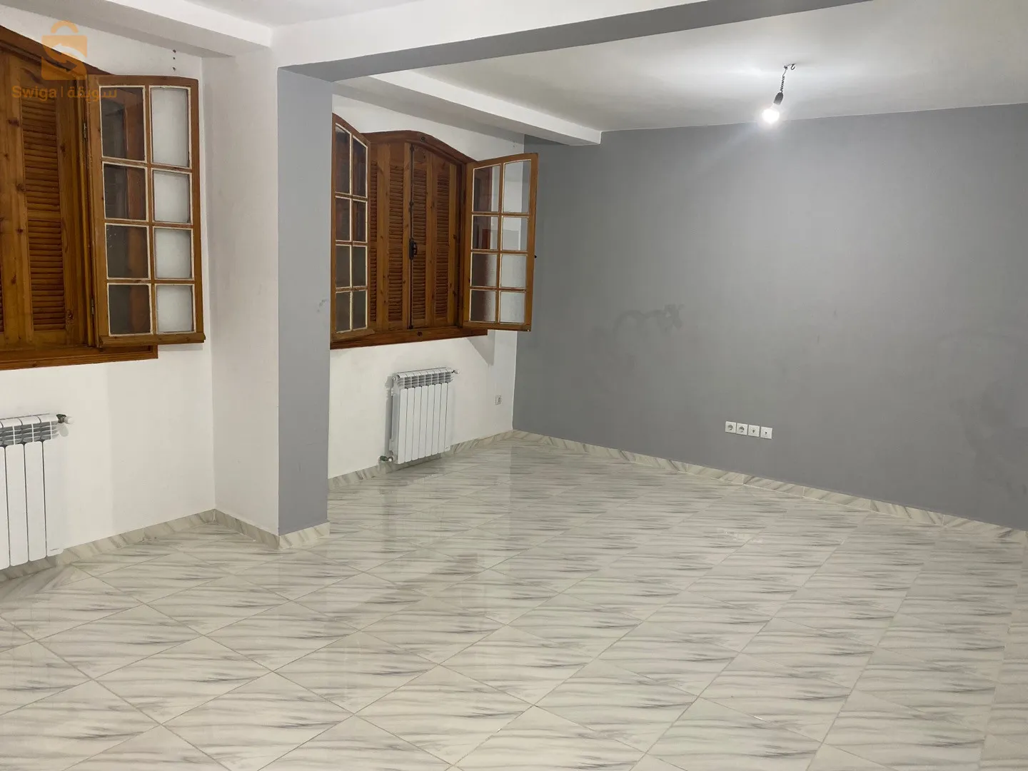 f4 a louer ds un immeuble privé