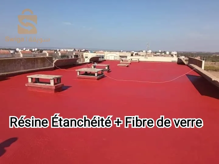 عزل الأسطح المتضررة من تسرب المياه