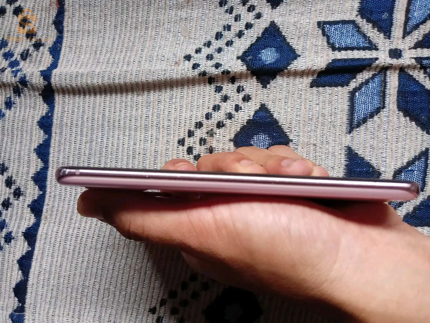 Galaxy s20 ndif fih double fichiers 5fifa ma  dérangech , Ram 8 stockage 128  ta3 L'Eroupe  haja ma mabadla fih kolech d'origine.