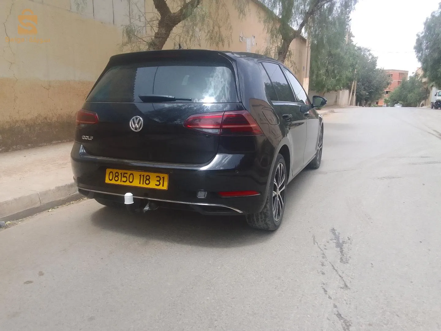 سيارة نضيفة