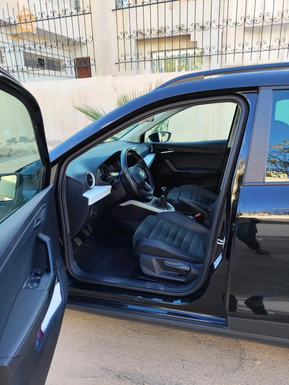 seat arona 2022 1.0 tsi 110 54000 km m3amra b les option