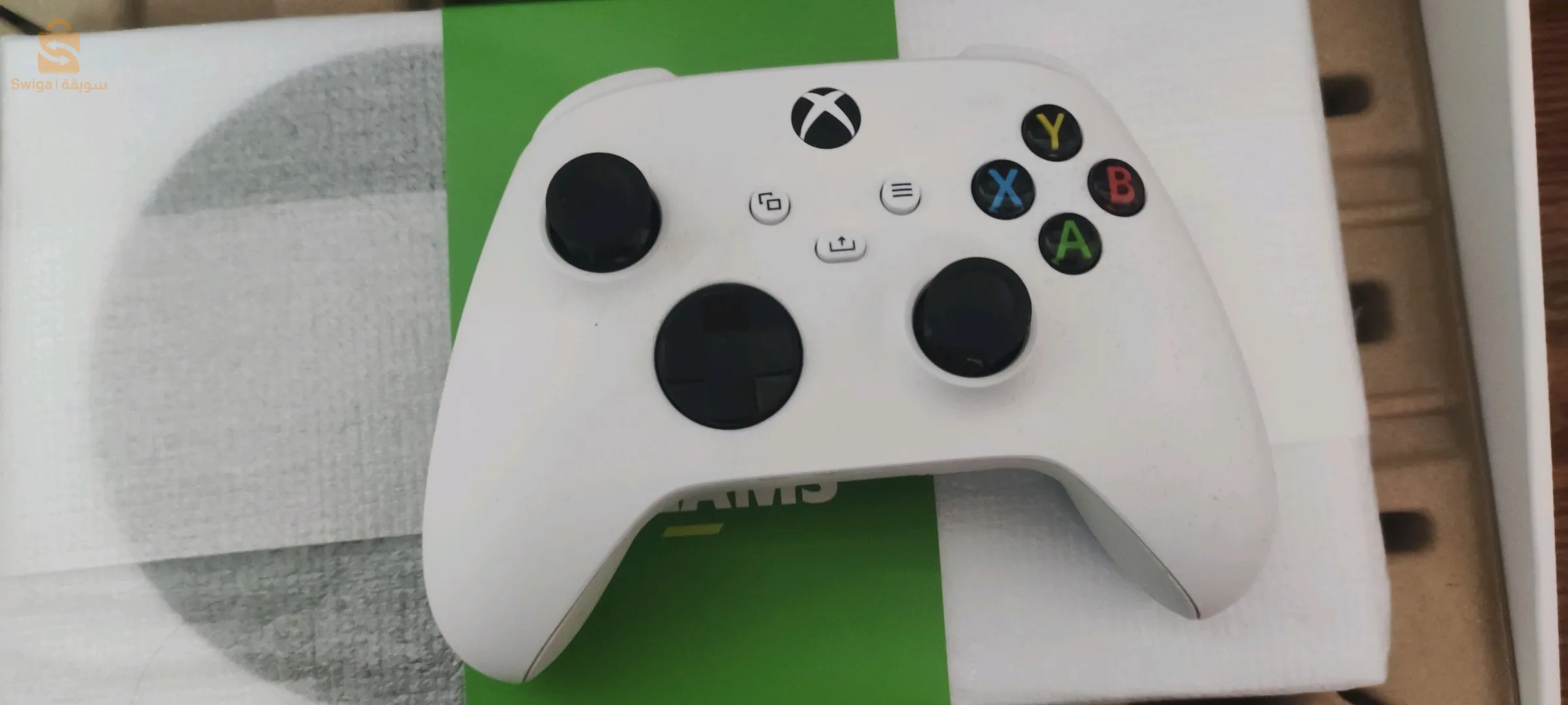 xbox séries s مستعملة مدة قصير بزاف جديدة او فيها ڨايم باص 3 شهور بيها بلمانيطا او صولحها لوريجينال