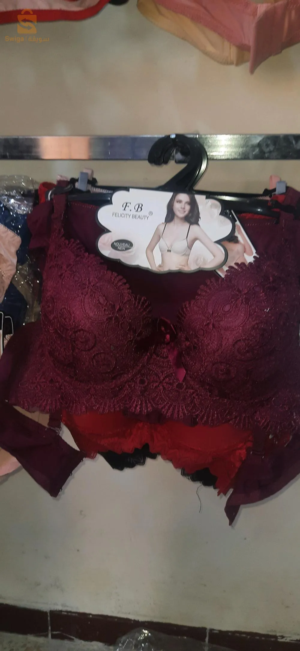 شويه من ليمودال تاع دوبياس لي متوفرين عدنا 😀😄😄 محل الملابس النسائية سيدي عمران فيهم بونج ودوبل محل وراء السبيطار جناب محل رابط للاحذيه و كاين توصيل  الجامعه و ضواحيهارقم 0665856781