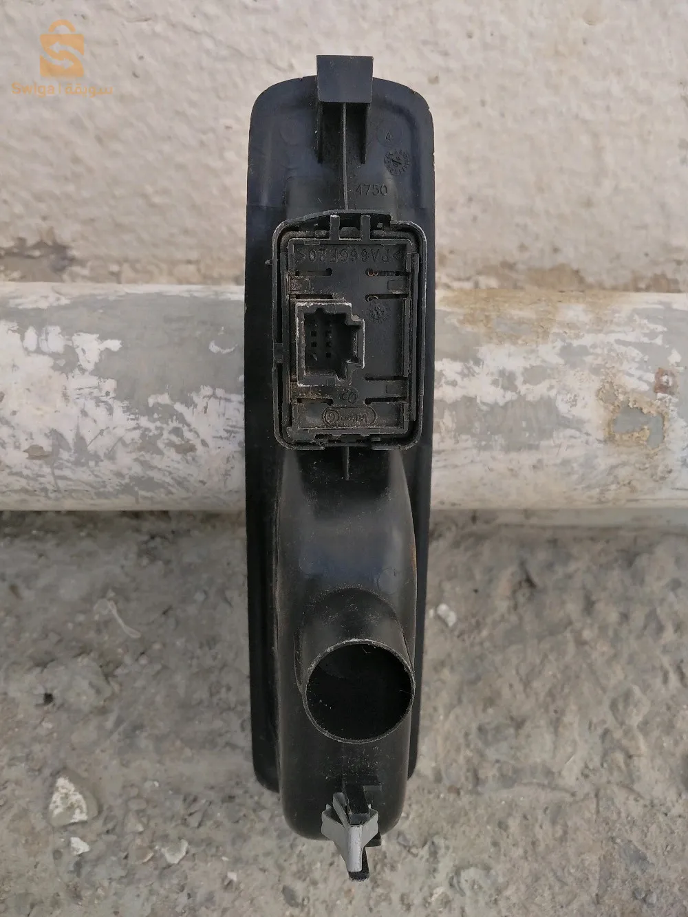 بابا خلفي وراء السائق خاص بسيارة ميقان 3 سنة 2009