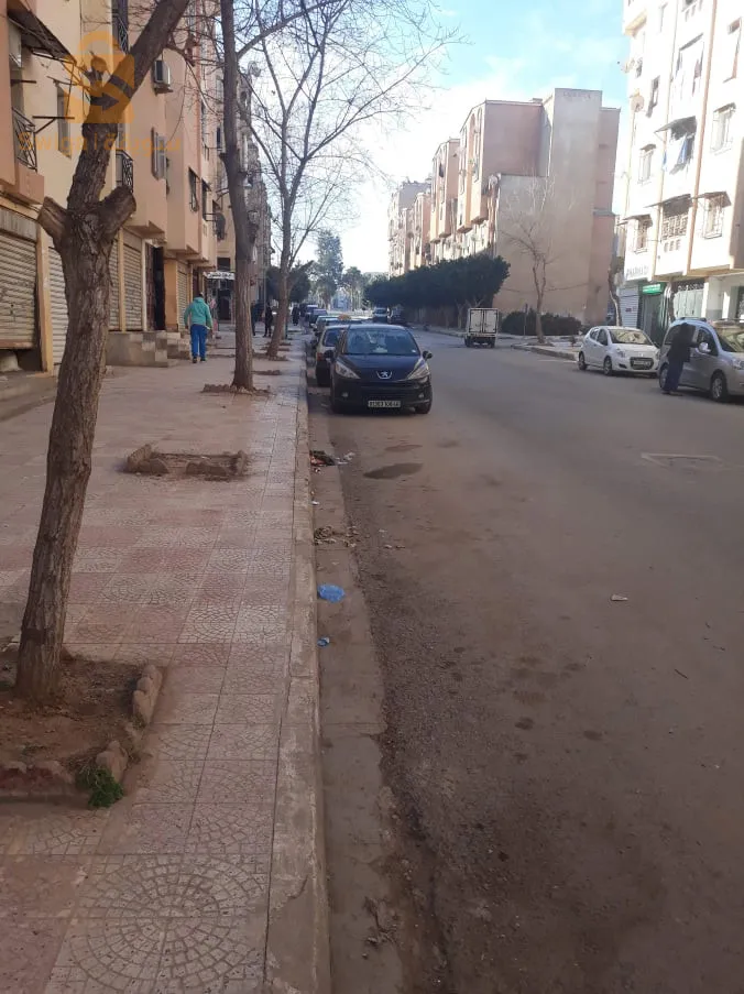 j'ai un local a Aintmouchent exct nouvel ville acté