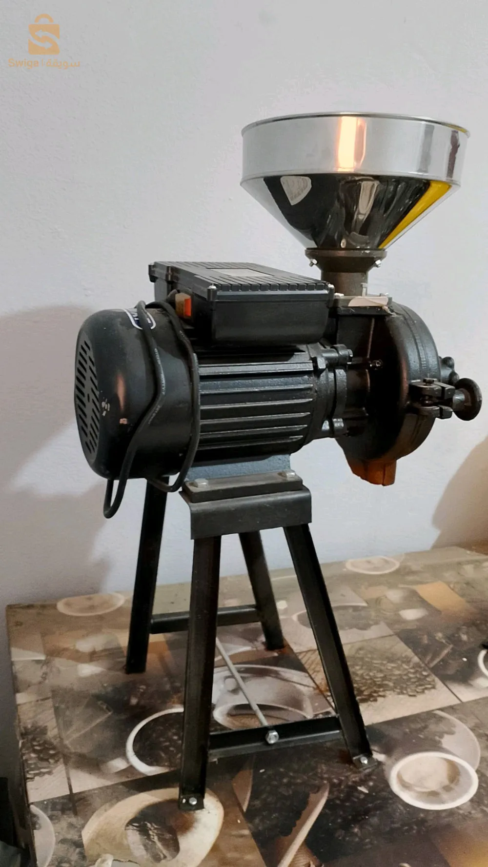 رحاية  نوع كوماف ( comaf) 220 فولط.تصلح للتوابل او بن القهوة, نظيفة مش ماشية بزاف . السعر ثابت 4 ملاين ونص . لا داعي للمشاحنة بارك الله فيكم