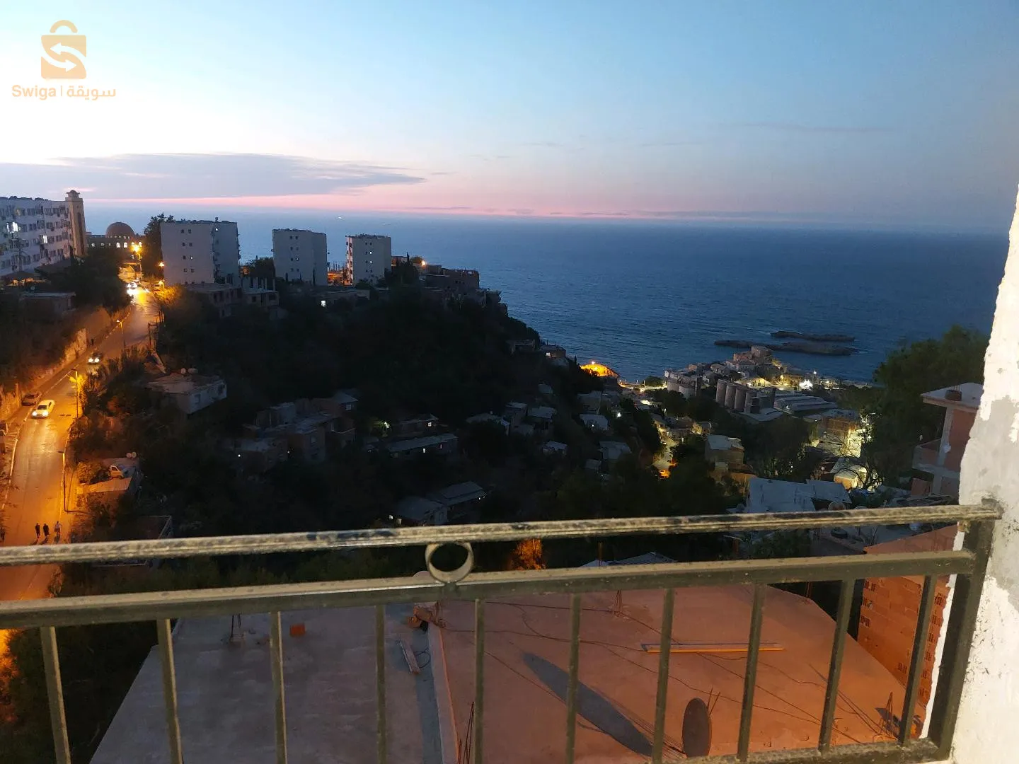 à vendre un appartement  au 2 étage avec acte individuel à rais hamidou esnouber