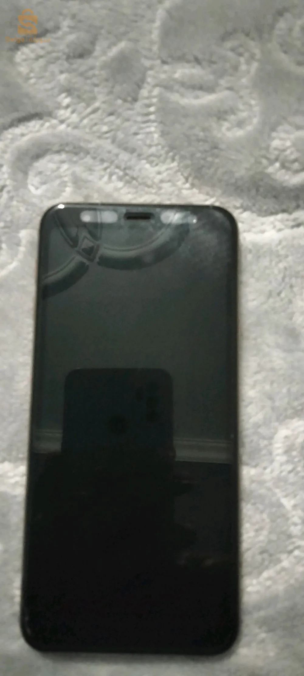 Samsung J4+.