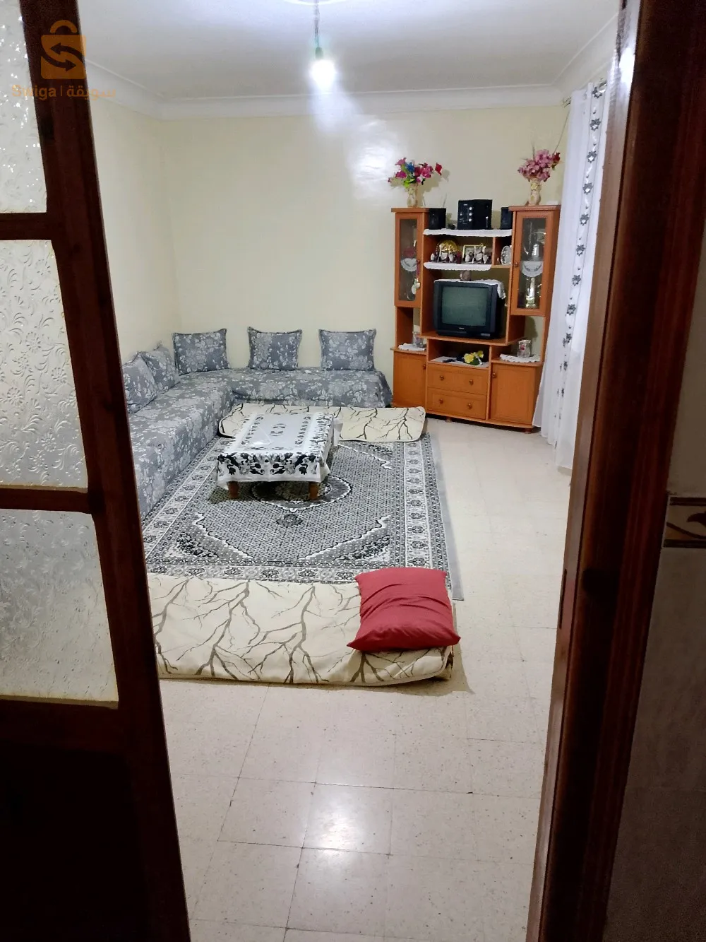 منزل البيع بلدية سانڨ دائرة قصر البخاري ولاية المدية ، مساحة 12 على 11 
طابق أرضي مجهز + طابق اول نص مجهز و طابق علوي قريب من جميع المرافق متوفر على جميع الشرووط الاساسية ماء غاز كهرباء ، قريب من المسجد ، المستشفى مدرسة ابندائية و متوسطة ،  المزيد من المعلومات يرجى الاتصال على الرقم التالي : 0665641013