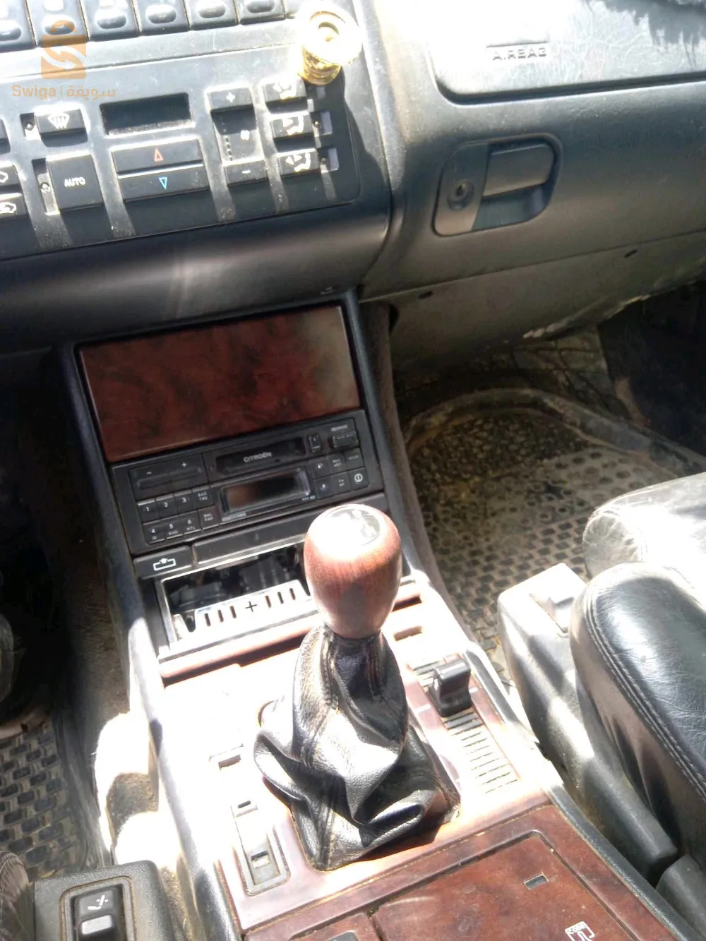 vitroenxm 2000
2.5td
marche bien.
défauts carrosserie capot, phare avant droit cassé, pare choc ayant perdu sa peinture