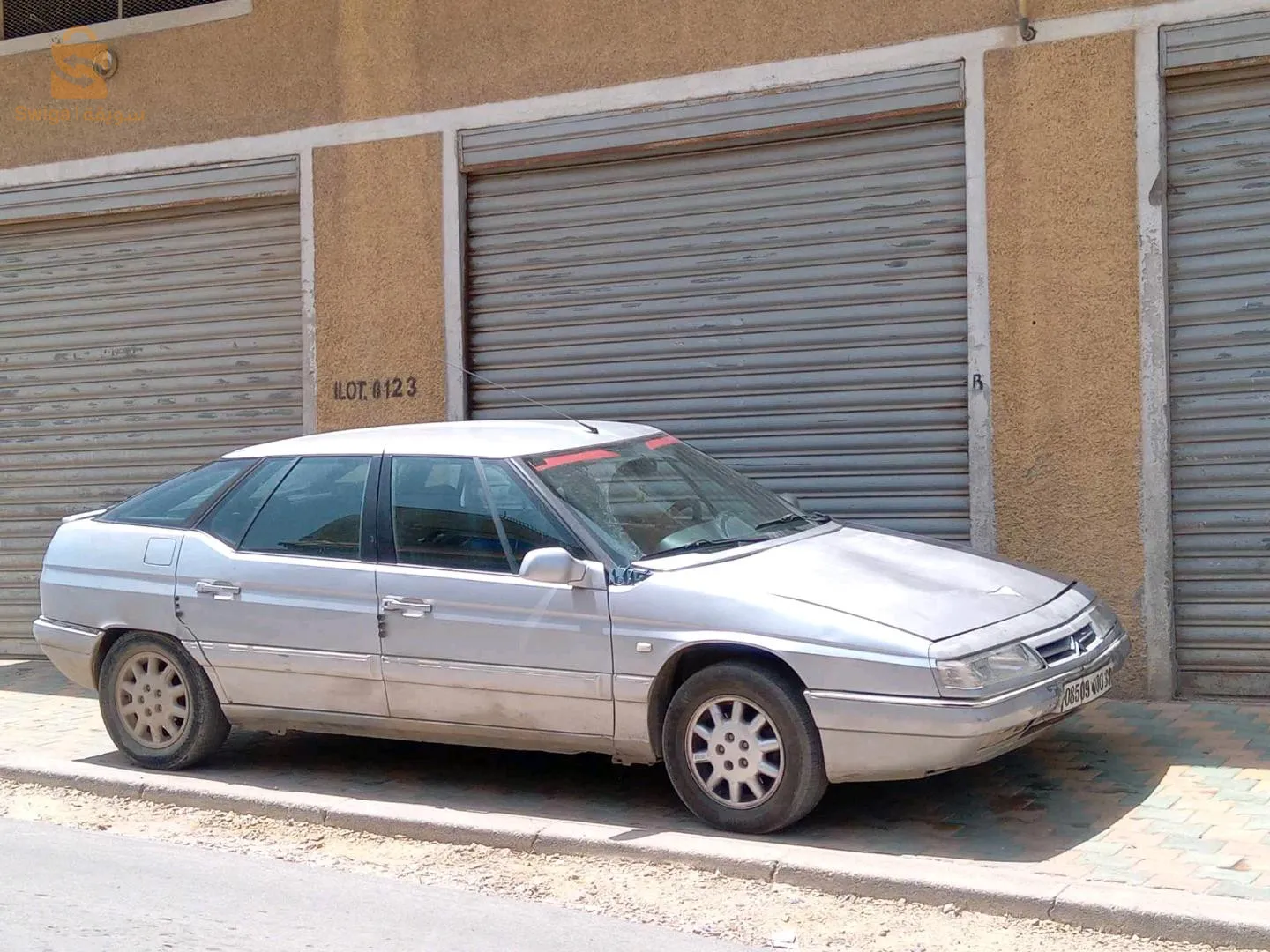 vitroenxm 2000
2.5td
marche bien.
défauts carrosserie capot, phare avant droit cassé, pare choc ayant perdu sa peinture