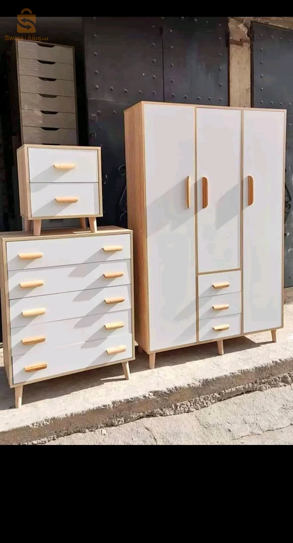 armoire 3 porte solide