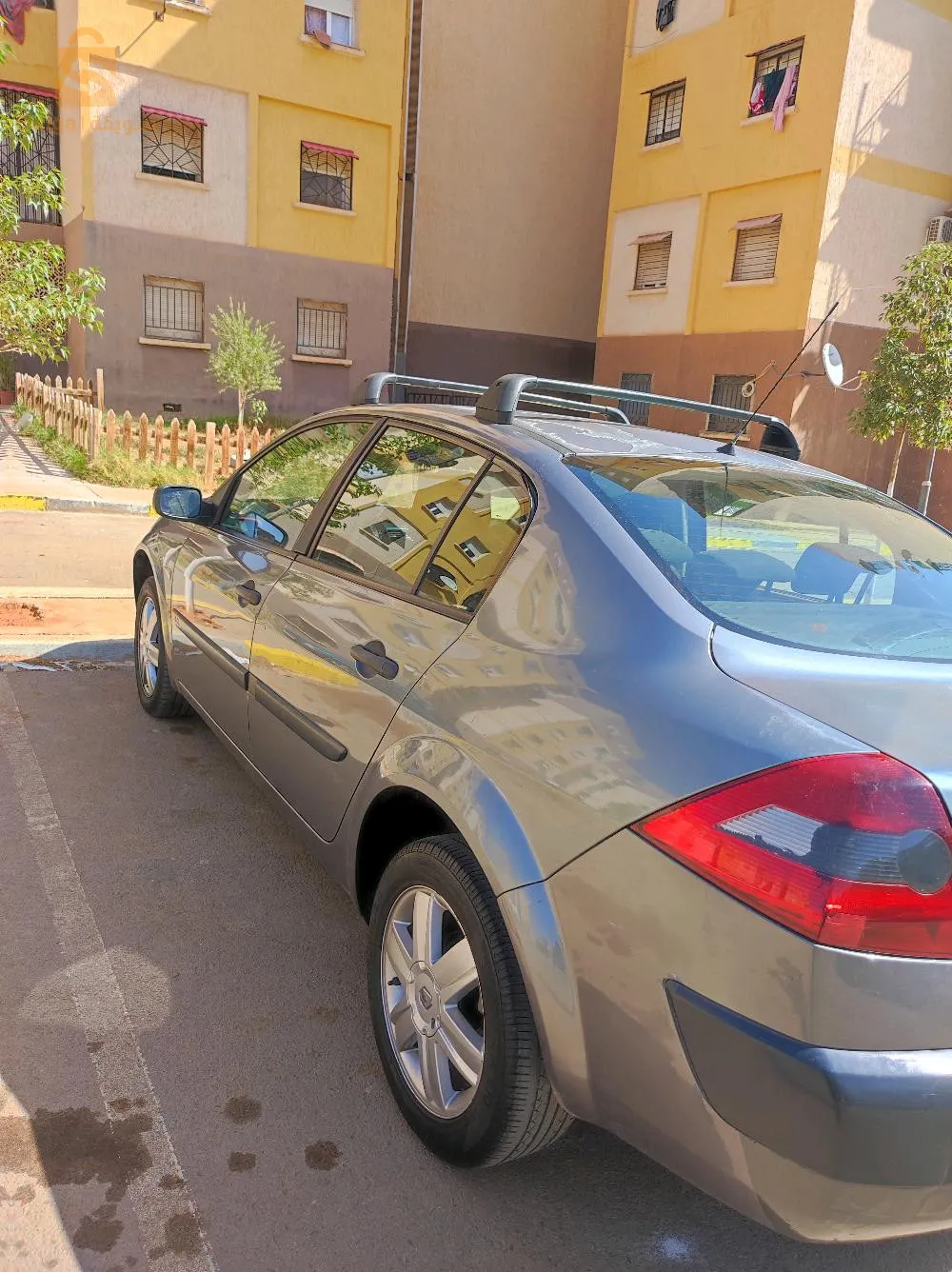 سيارة عاءلية